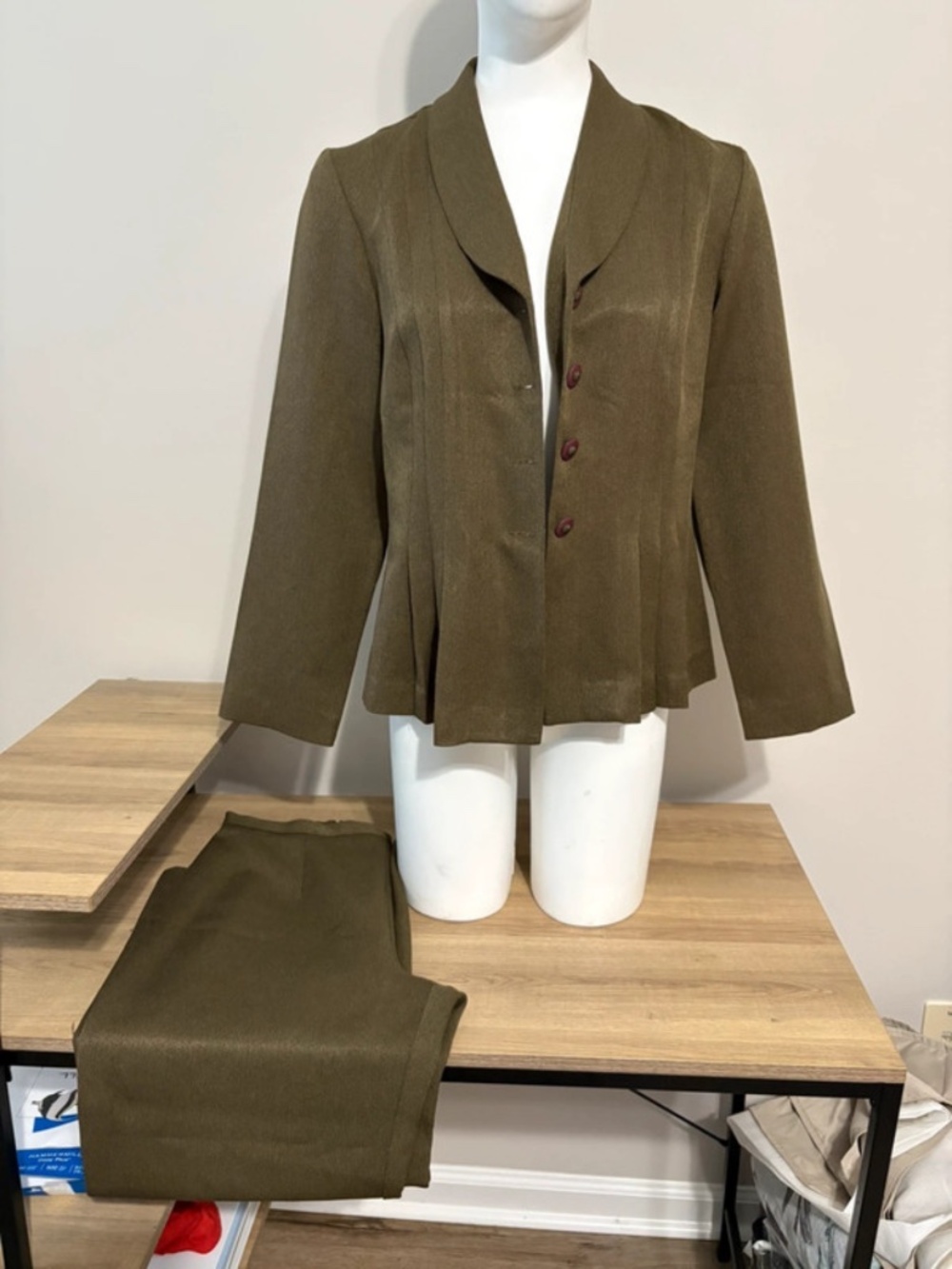 Danny & Nicole pant suit 12p